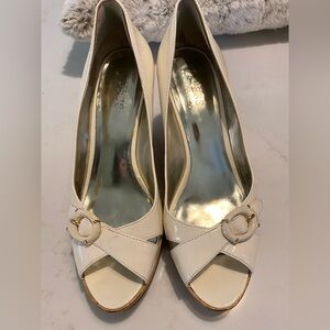 Guess Shoes Wedges Patent White Cream Cork Heel Preppy Summer Size 7.5